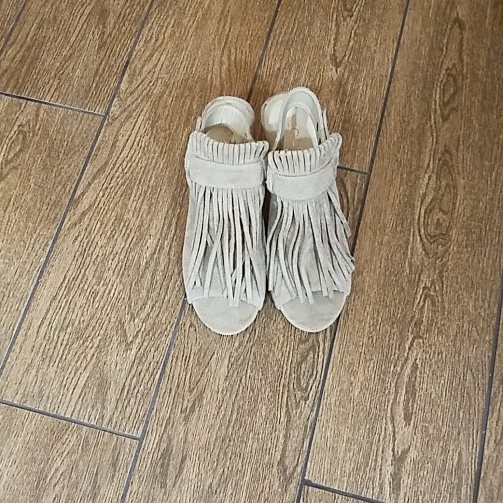 Coconuts by Matisse Size 6.5
